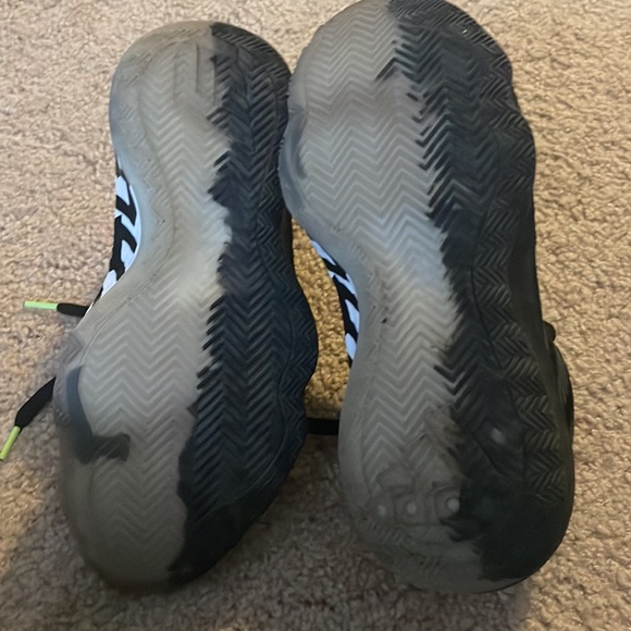 Adidas Dame 6 Ruthless colorway - Picture 4 of 4